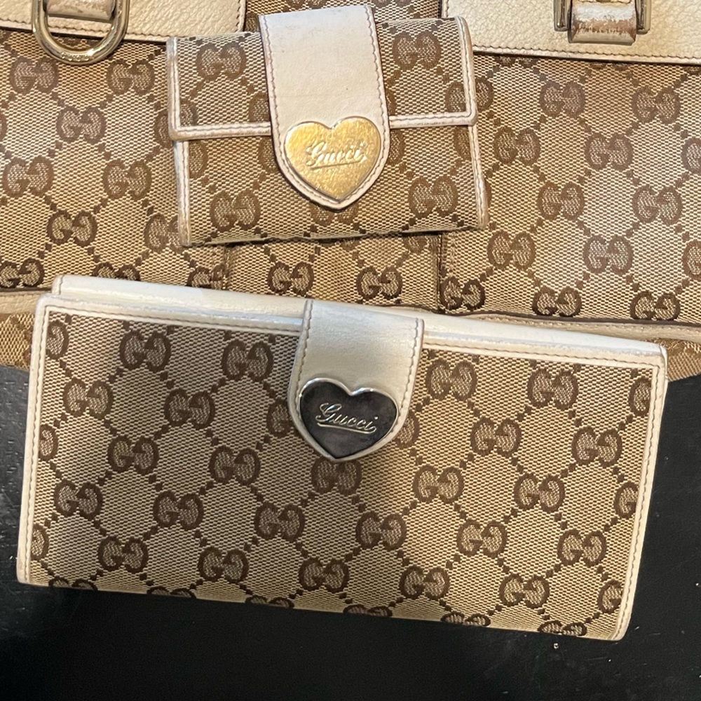 Gucci GG Canvas Heart Script Continental Wallet Monogram Tan Cream White Trifold